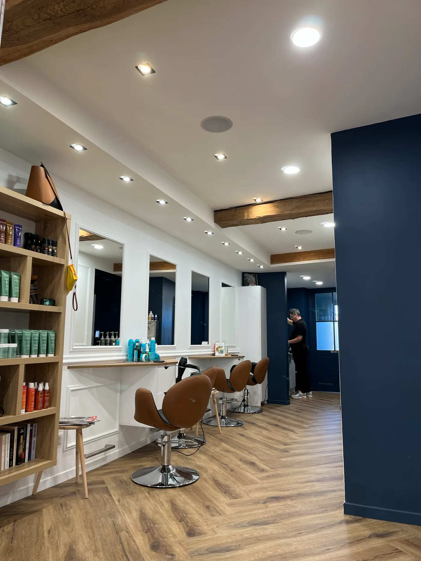 Salon de coiffure équipé de spots par AB ELEC